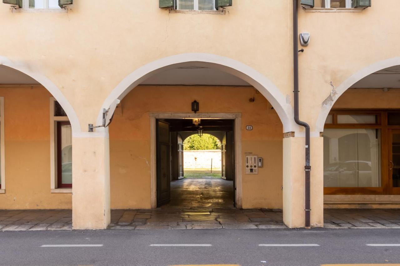 Appartement Casa Charleston In Palazzo Nobiliare Al Duomo à Padoue Extérieur photo