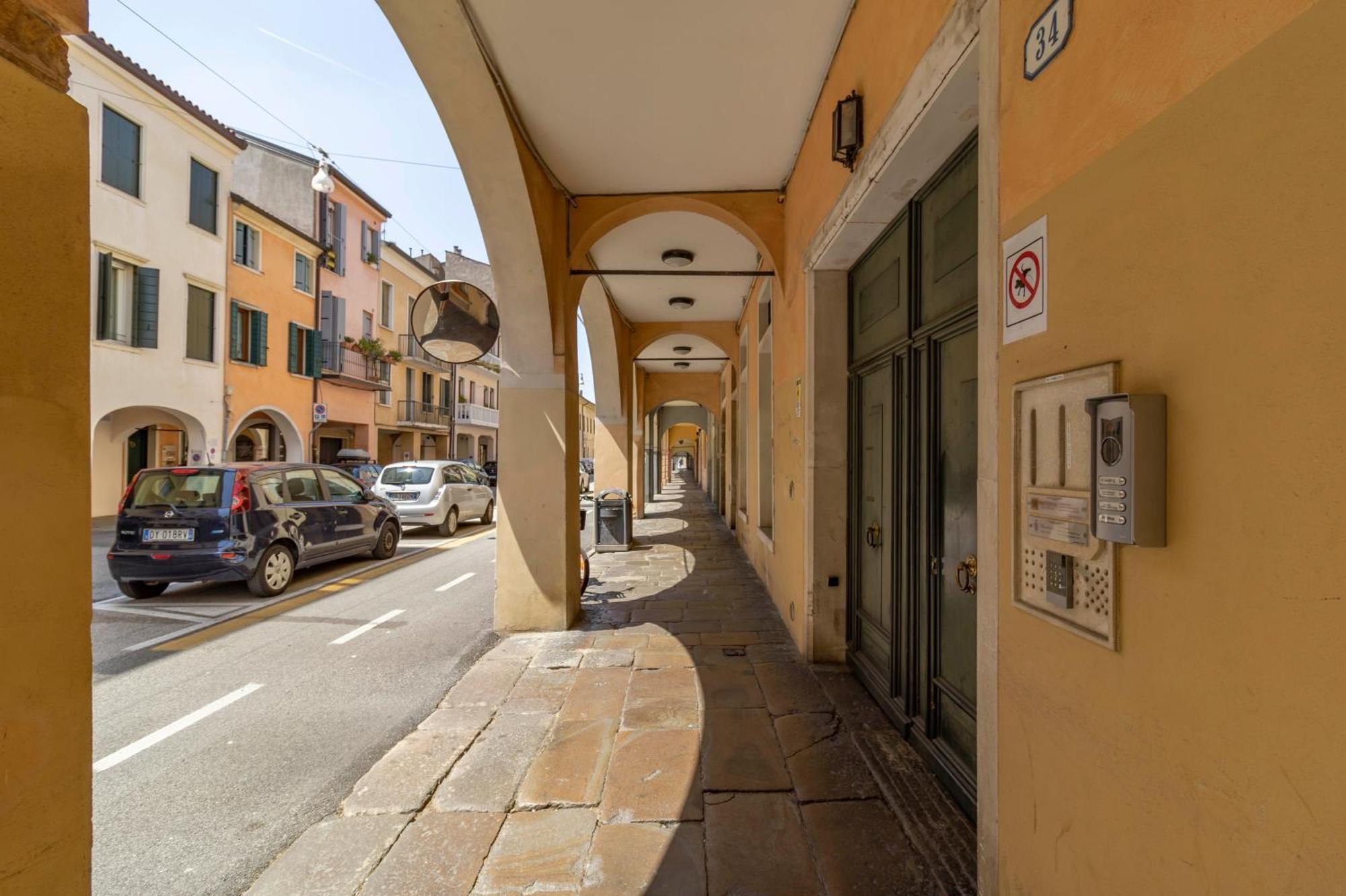 Appartement Casa Charleston In Palazzo Nobiliare Al Duomo à Padoue Extérieur photo