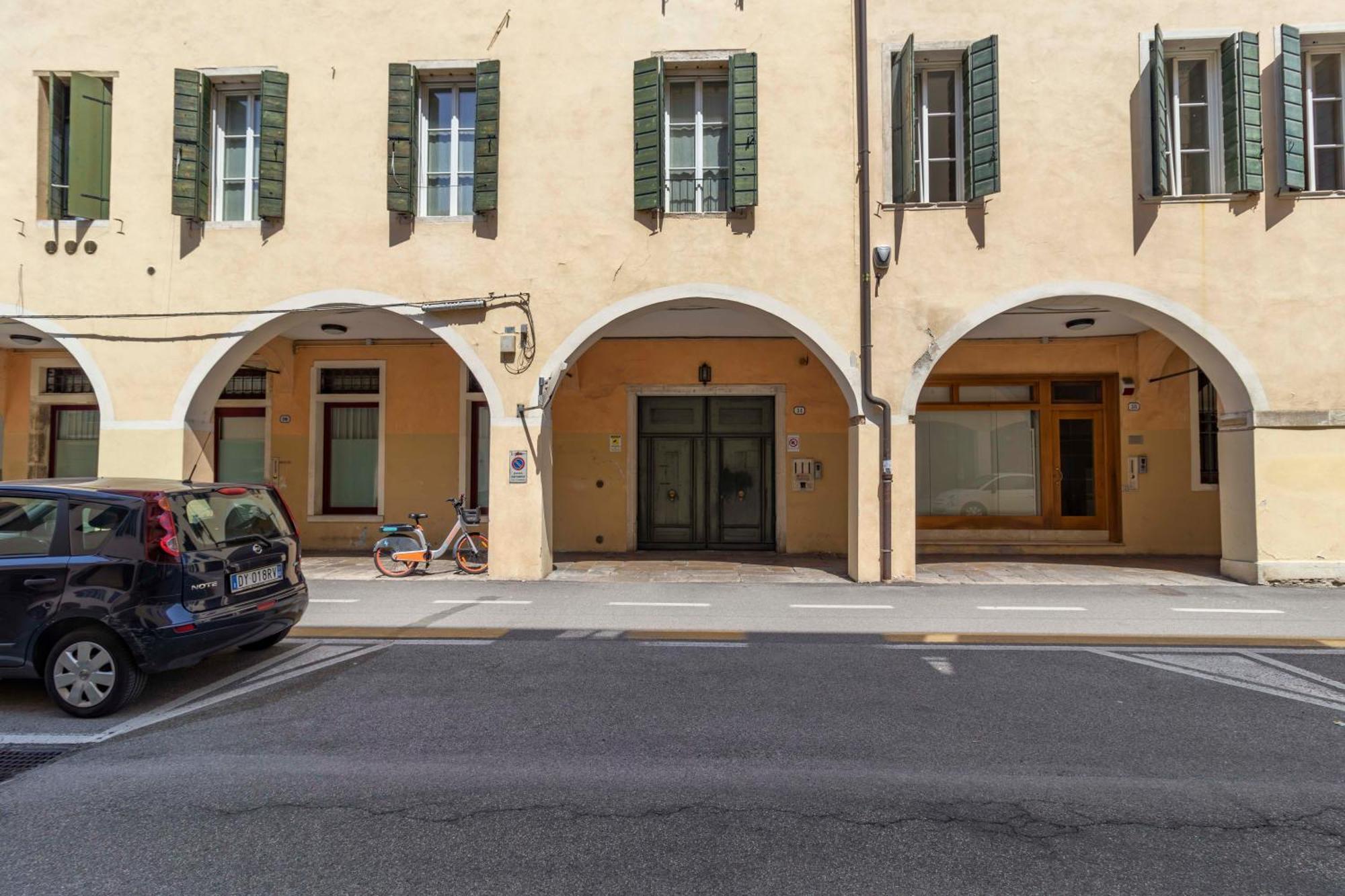 Appartement Casa Charleston In Palazzo Nobiliare Al Duomo à Padoue Extérieur photo
